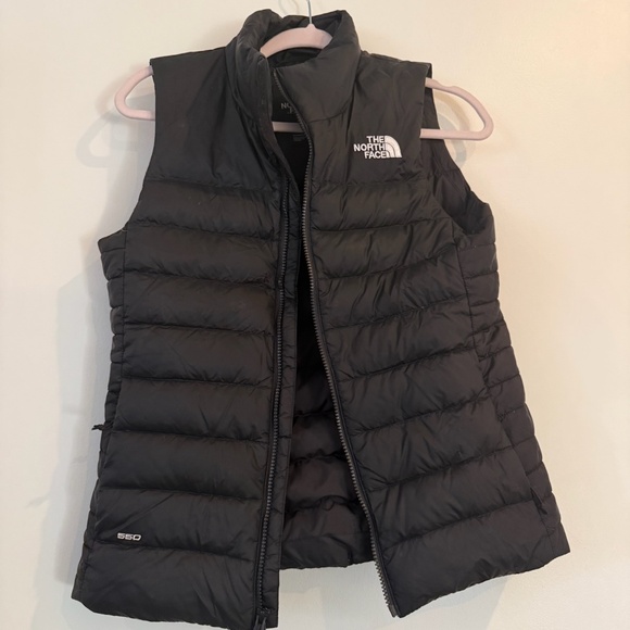 NorthFace Puffest Vest Classic Quilted Insulated Layer - Picture 1 of 3